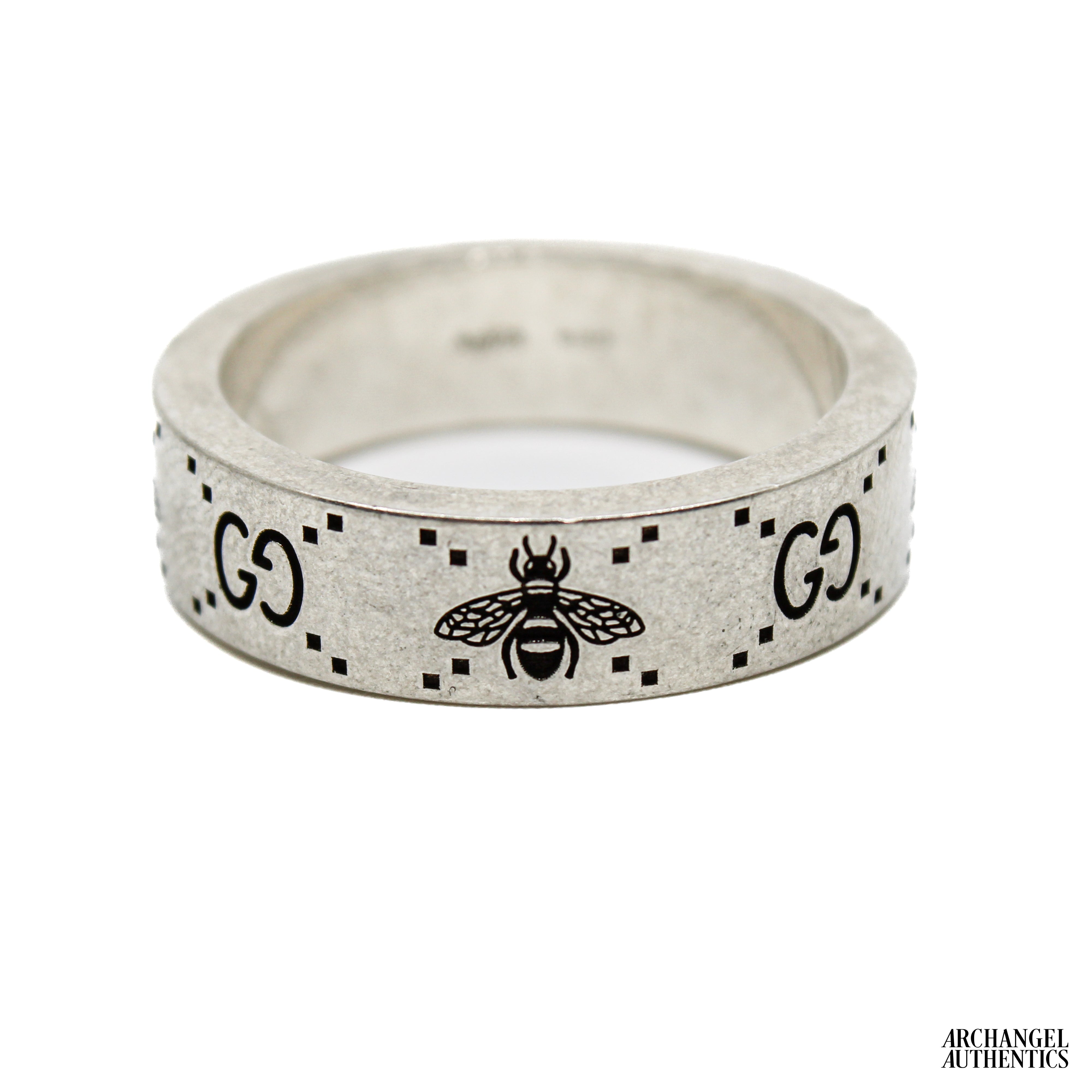 Gucci GG and Bee Engraved Sterling Silver Ring Wide 728389 J8400