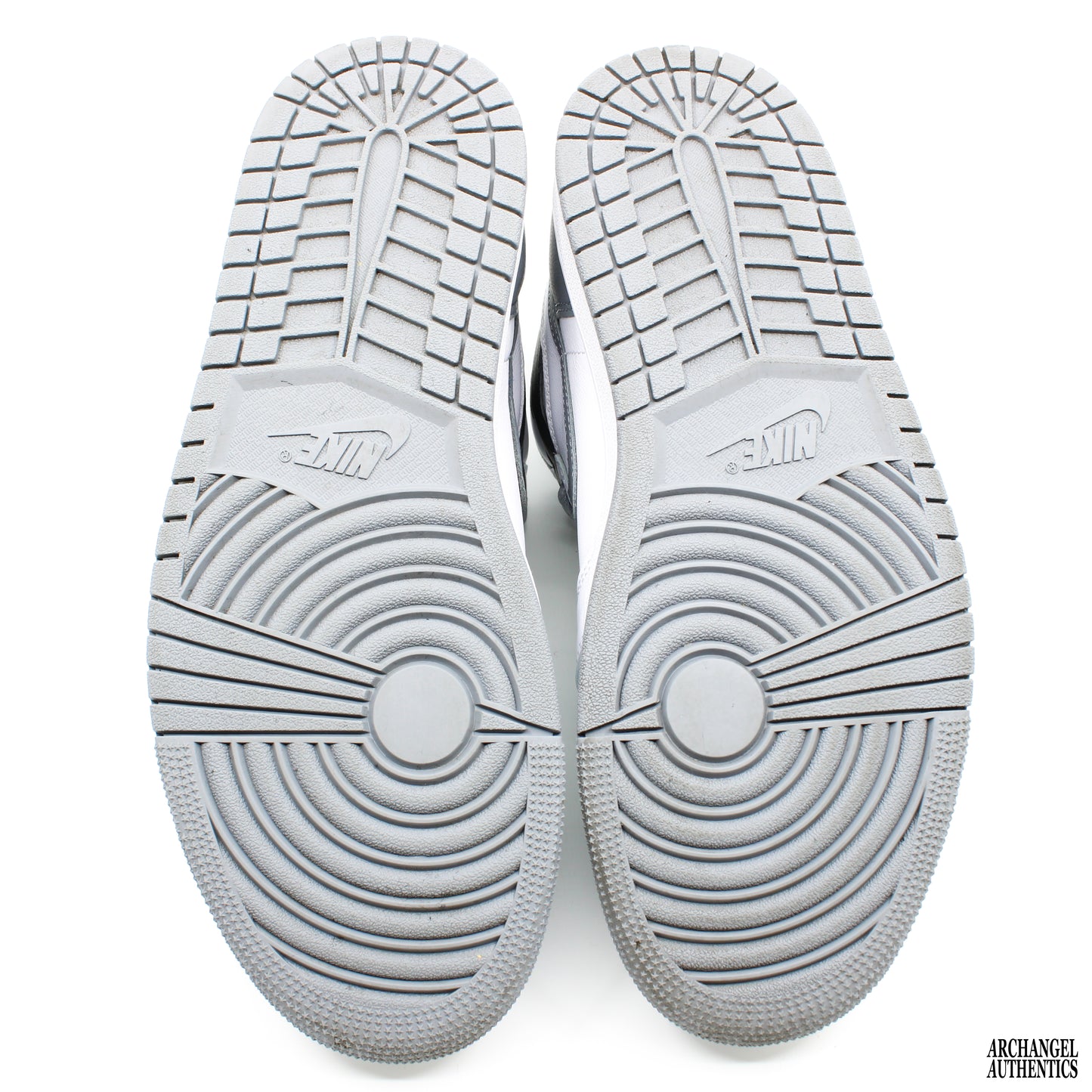 Jordan 1 Retro High OG Stealth