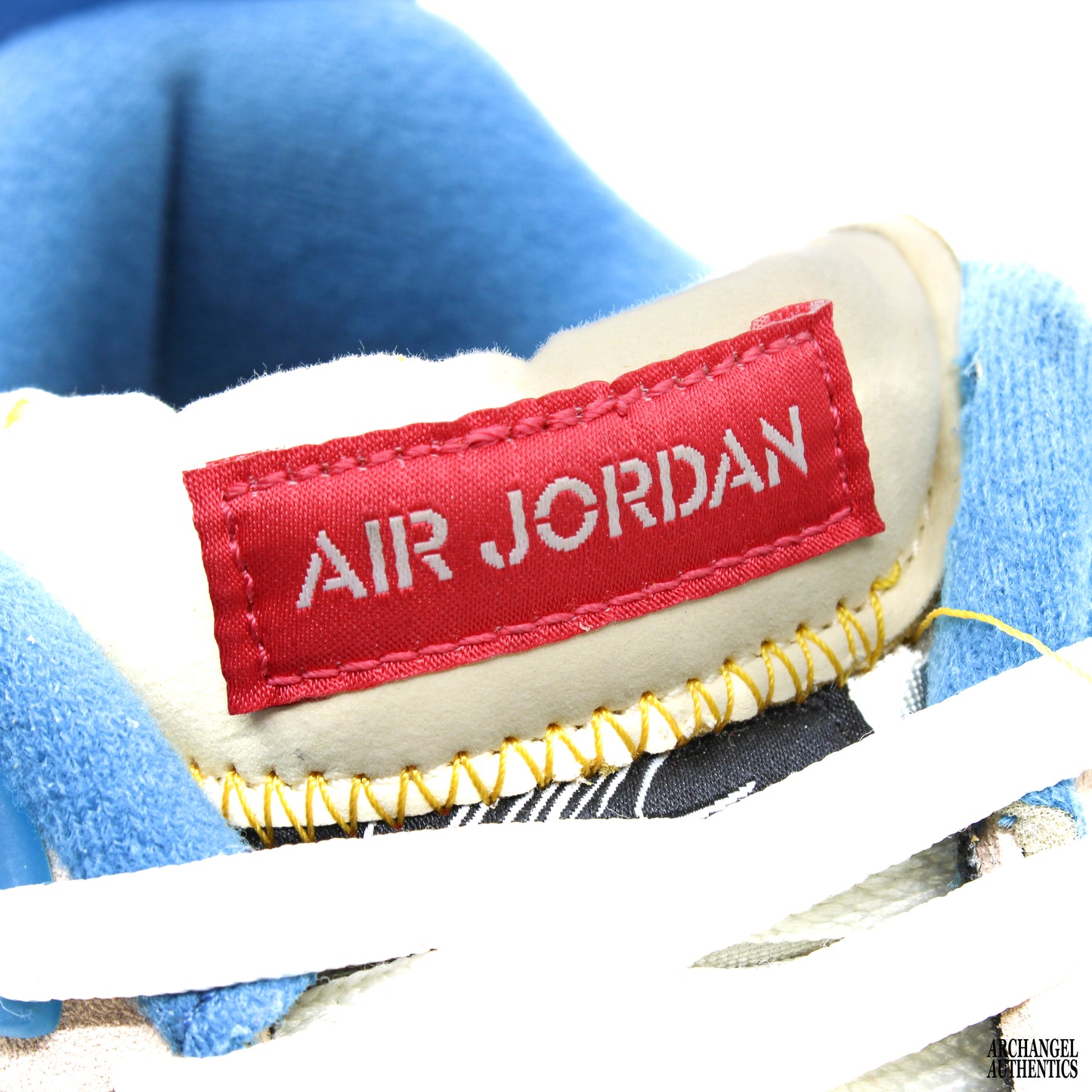 Air Jordan 4 x Unión guayaba