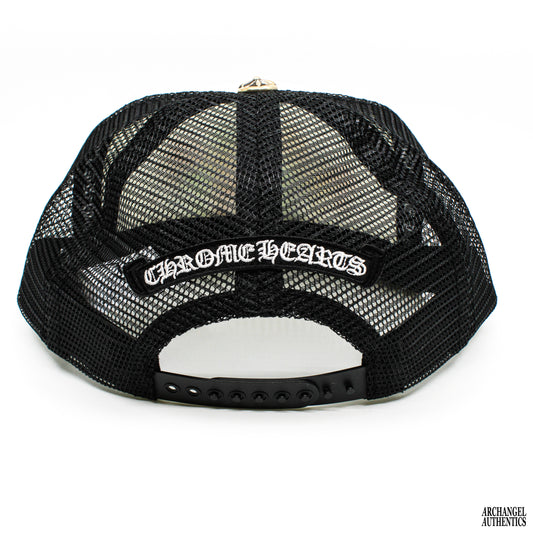 Gorra Trucker Cruces Multicolor Corazones Cromados