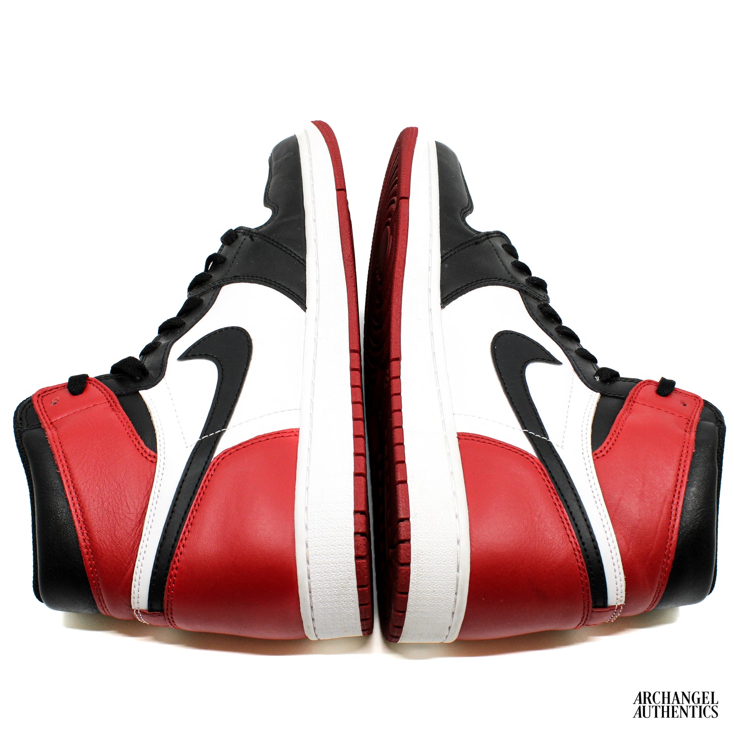 Nike Air Jordan 1 Retro High Black Toe 2016