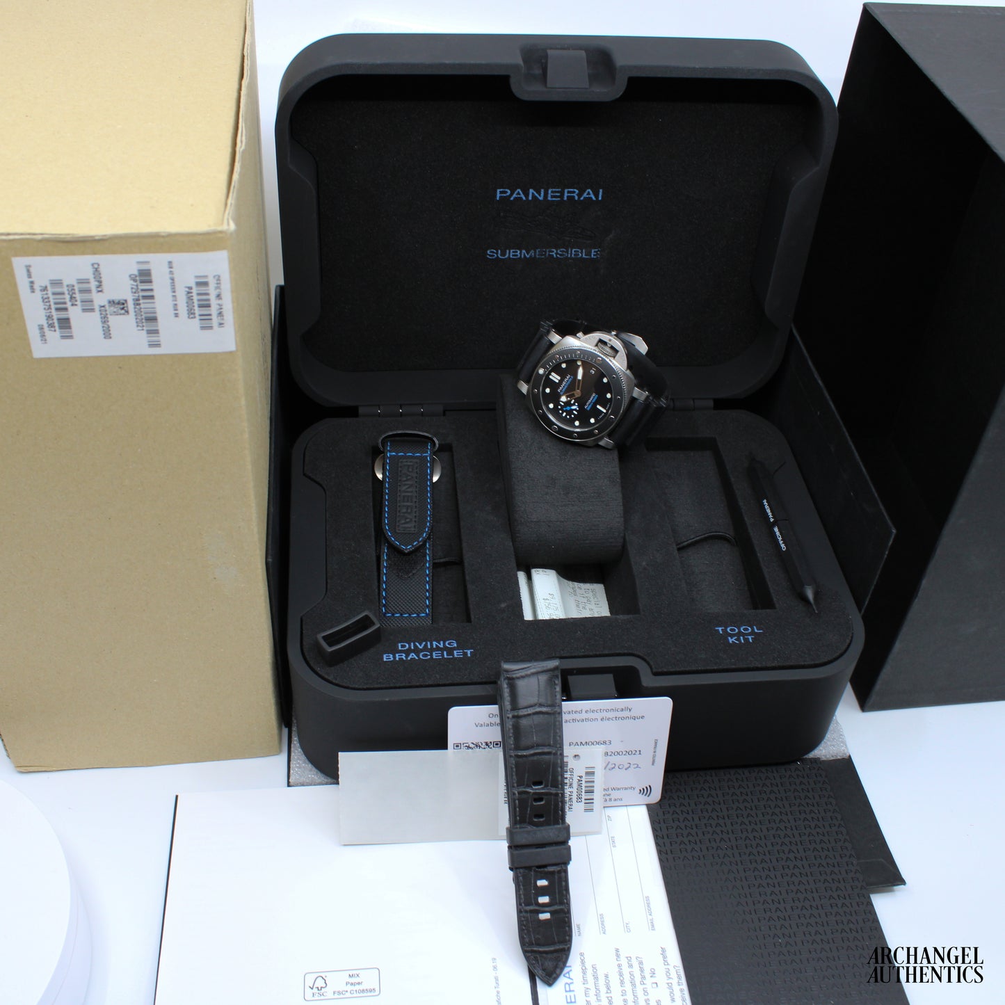 Panerai Luminor Submersible Black 42mm | Ref. PAM00683 | 2022